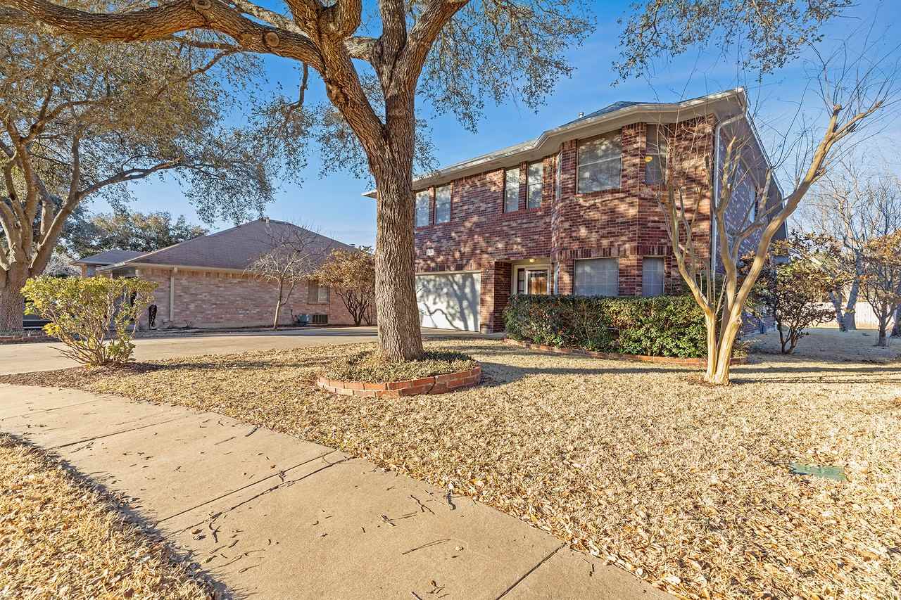 9004 Brimstone Ln - Photo 2 of 25