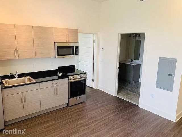 16 E Blackwell St - Photo 2 of 14