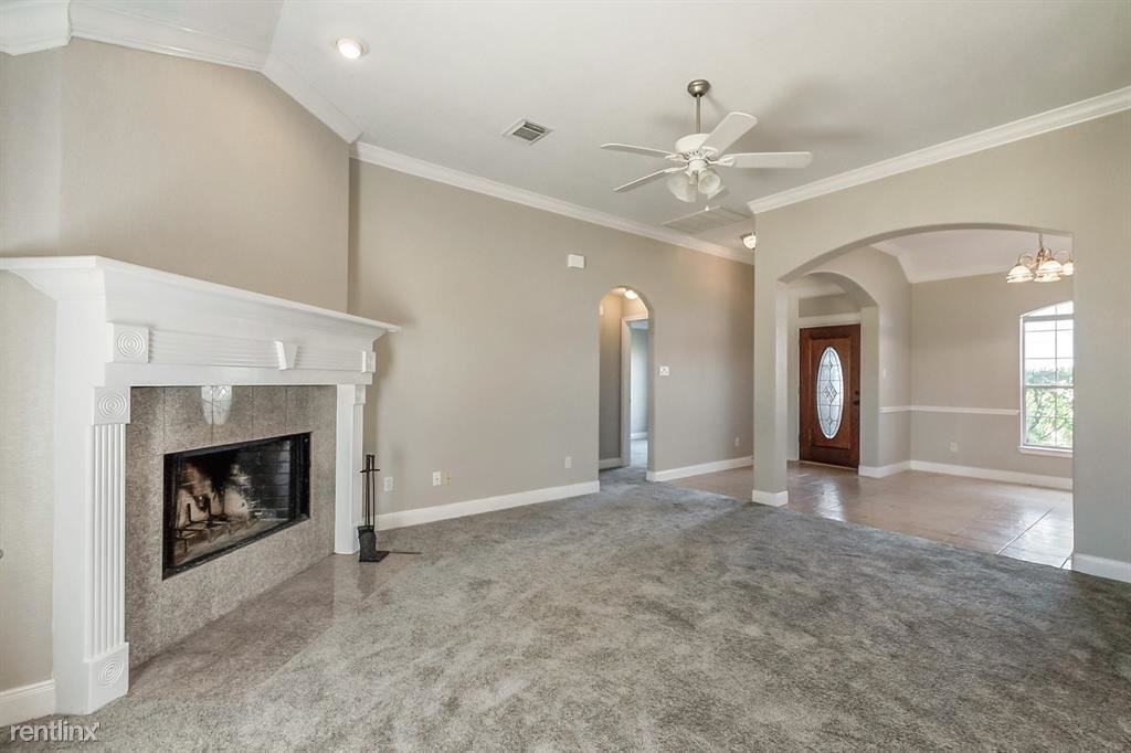 11008 Audrey Dr - Photo 3 of 12