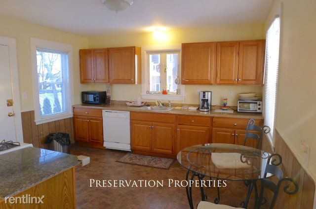 57 Adams Ave - Photo 3 of 9