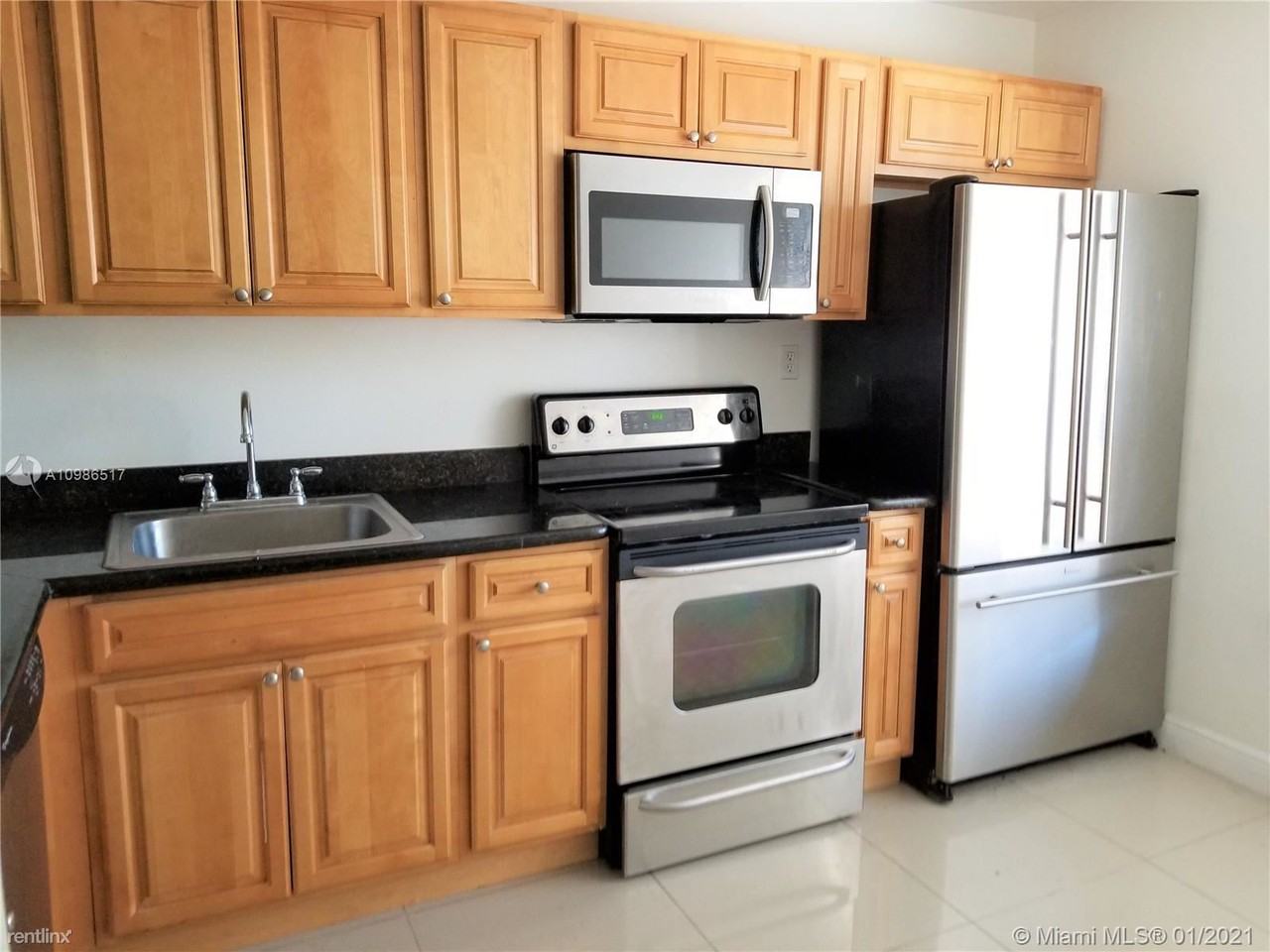 8059 SW 21st Ct - Photo 2 of 7