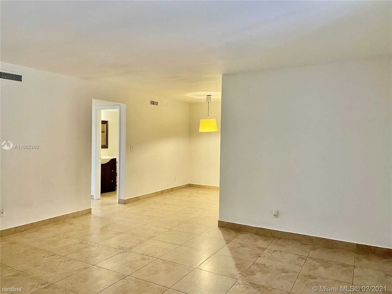 6900 SW 39th St - Photo 3 of 8