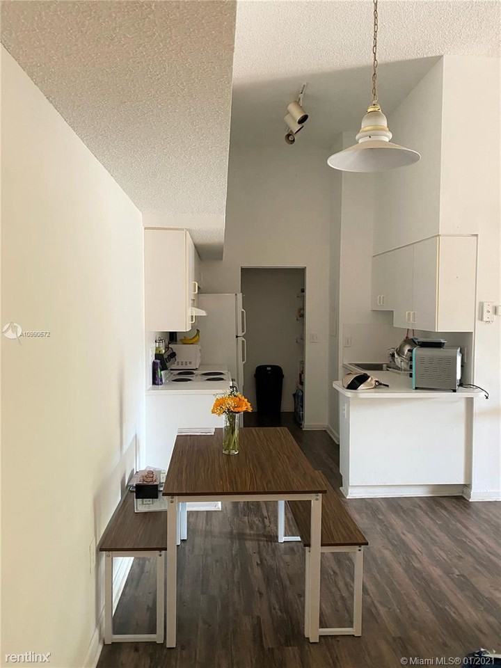 3211 Sabal Palm Mnr - Photo 2 of 8