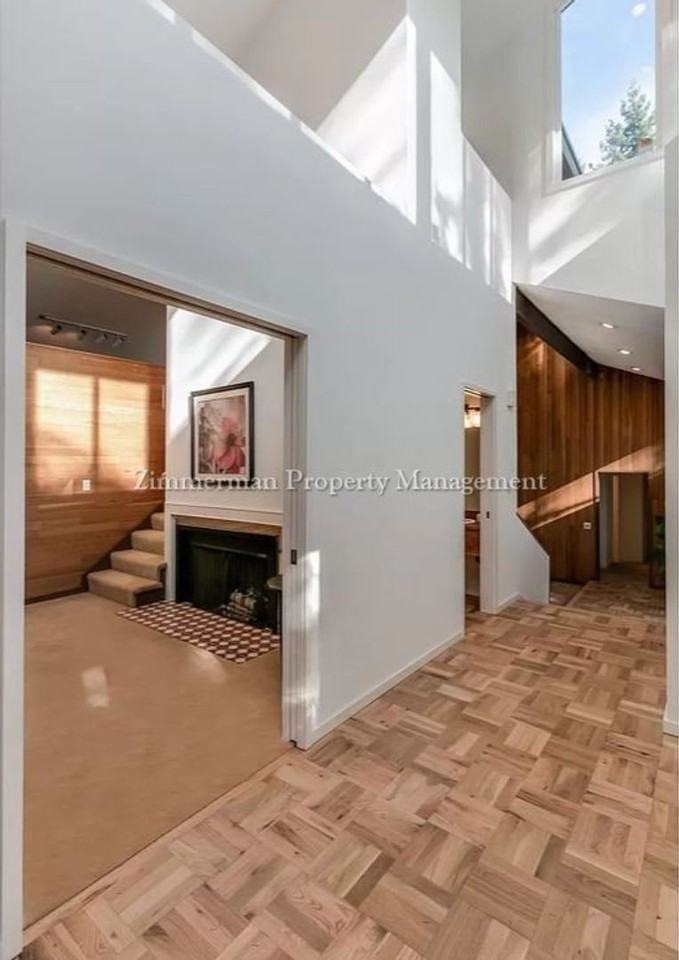 3905 Spring Blvd - Photo 3 of 26