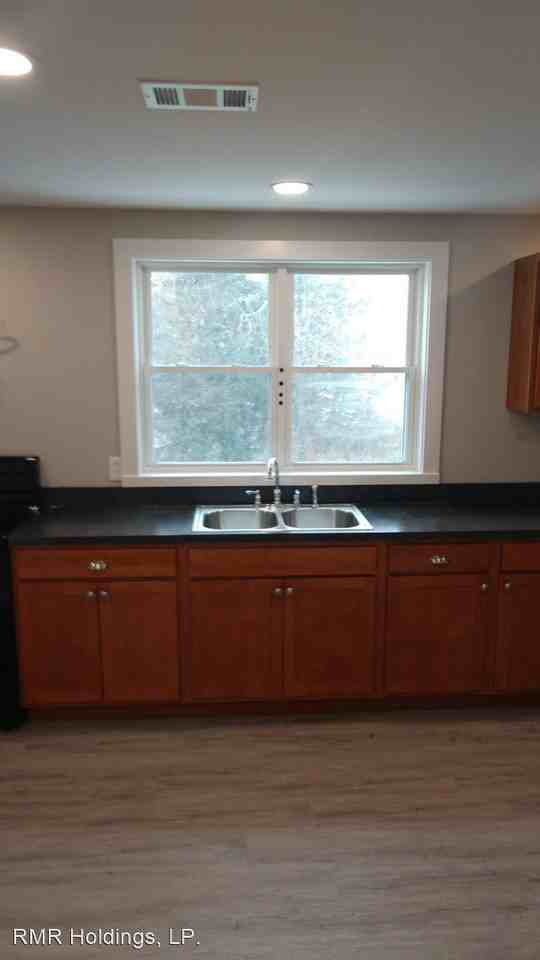 1 Broad Street - Photo 2 of 13