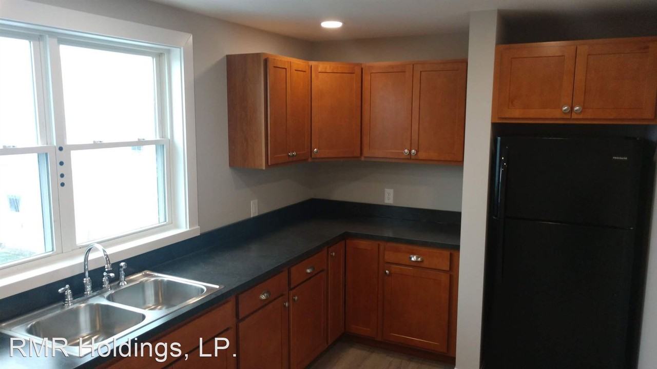 1 Broad Street - Photo 3 of 13