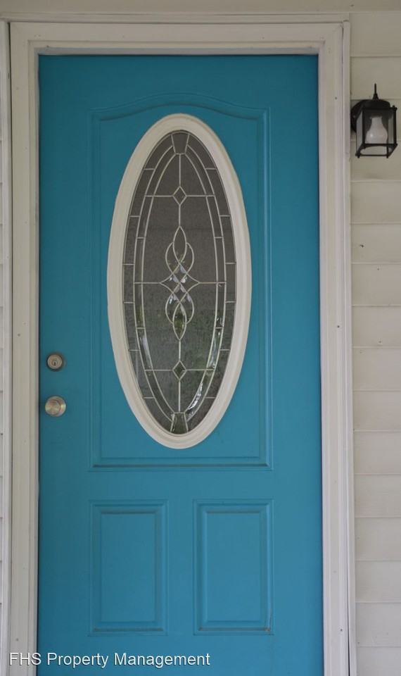 512 N Mahn Ave - Photo 3 of 19