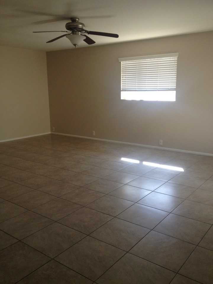 2040 S La Rosa Dr - Photo 3 of 8