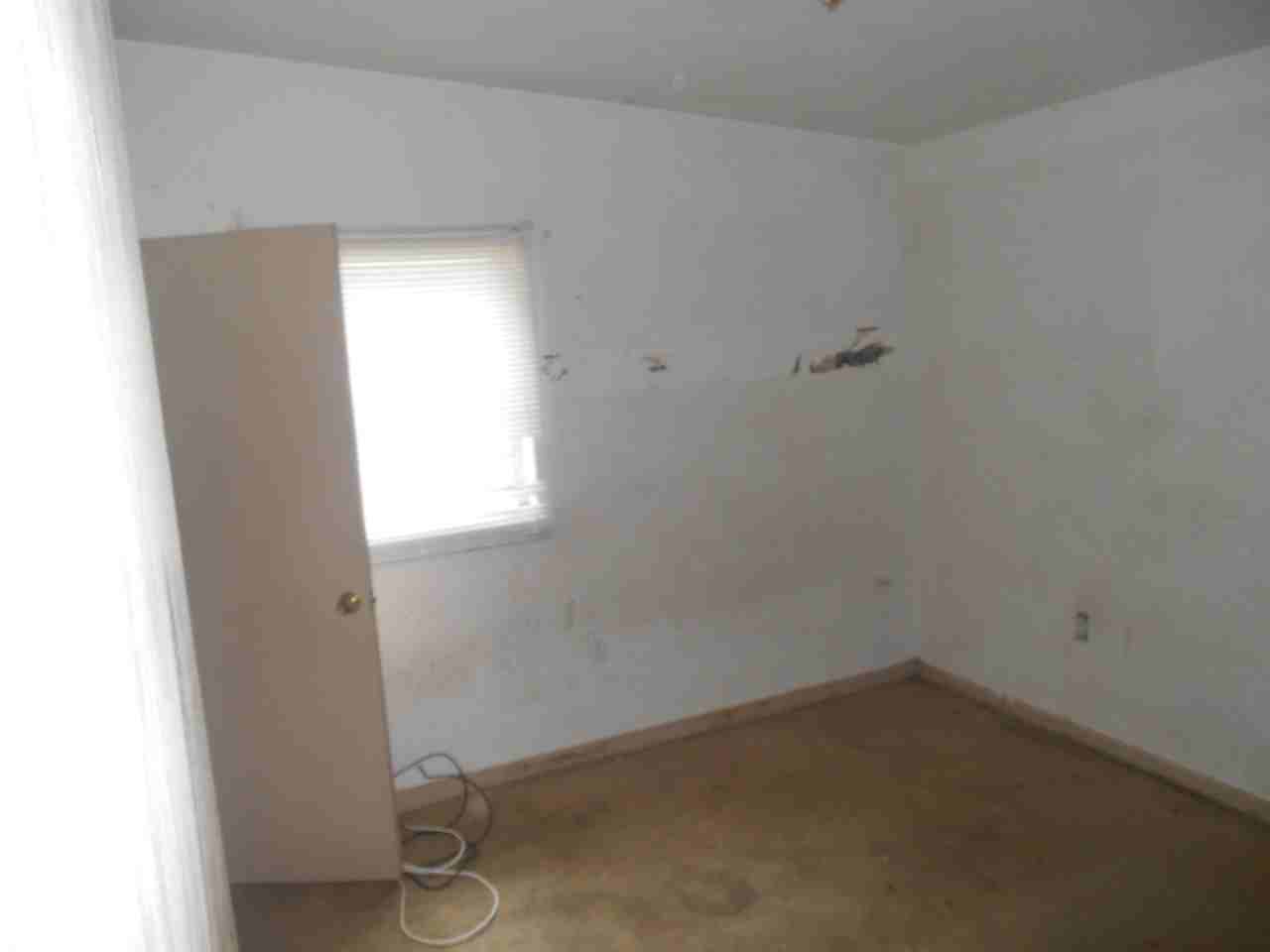 1532 Veronica S Shoemaker Blvd - Photo 3 of 6