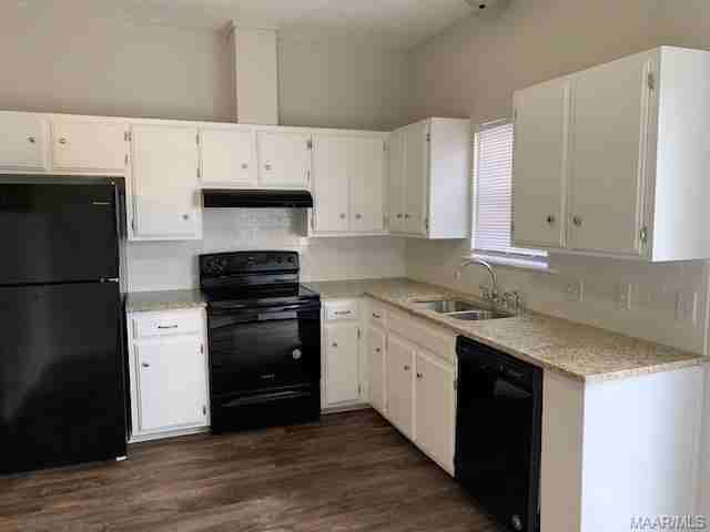 111 Cedar Ct - Photo 2 of 9