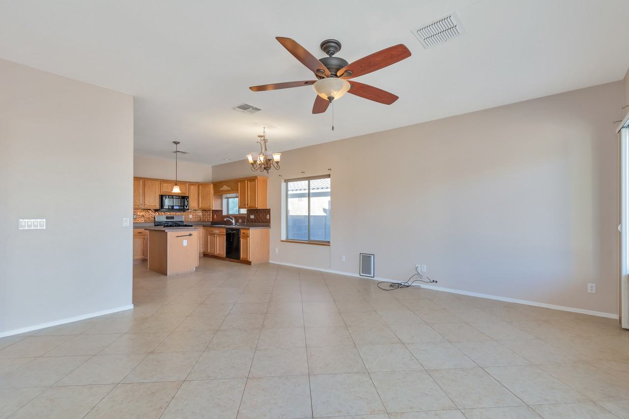 11942 W Heyburn Dr - Photo 7 of 25