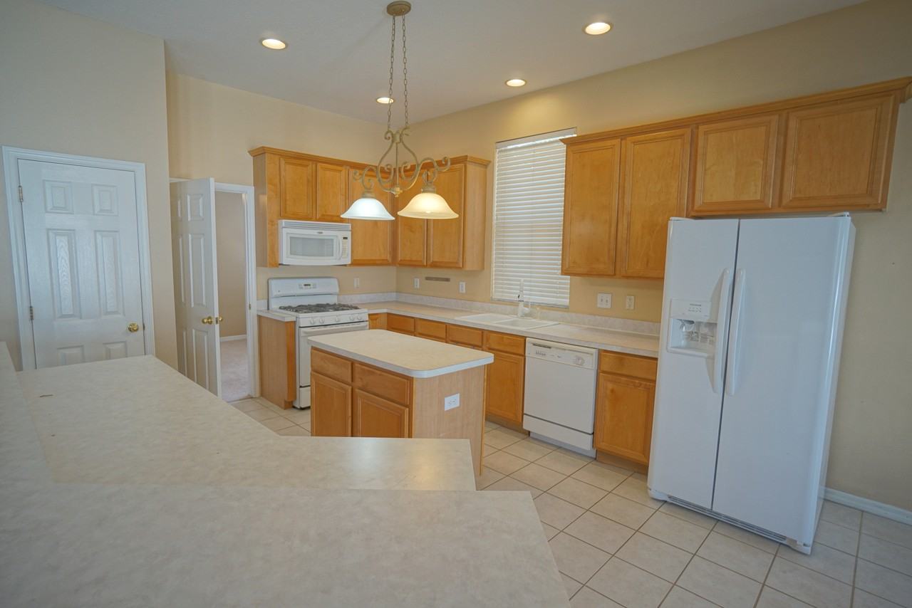 12402 Windmill Cove Dr - Photo 5 of 24