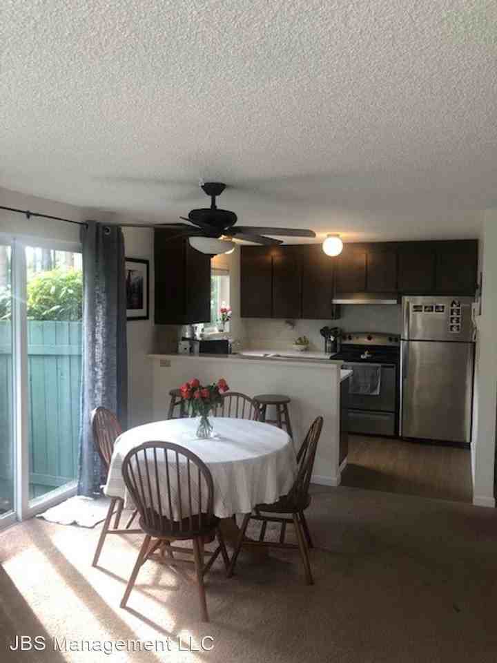 19425 76TH AVE W - Photo 3 of 9