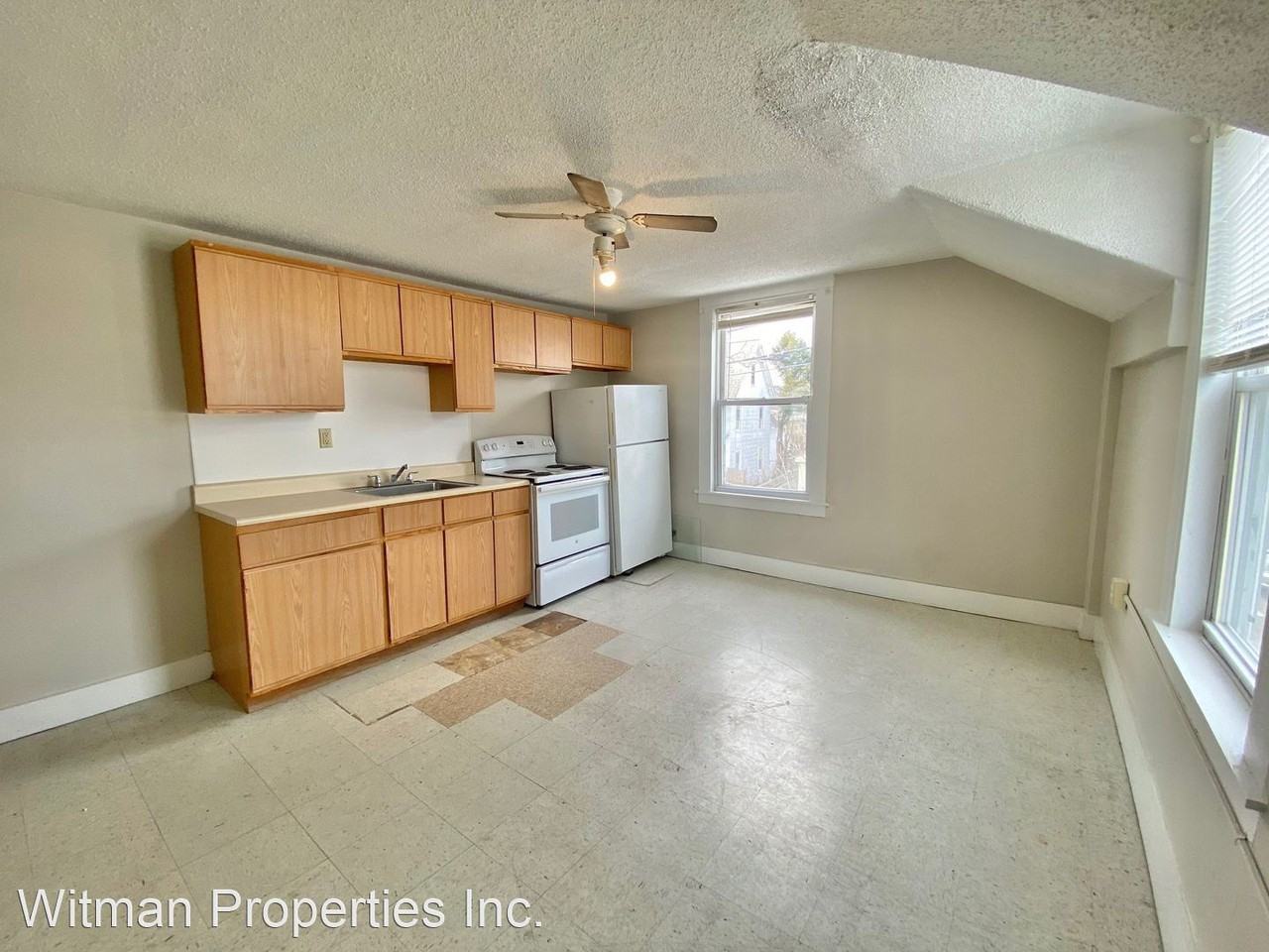 123 Davis St - Photo 2 of 8