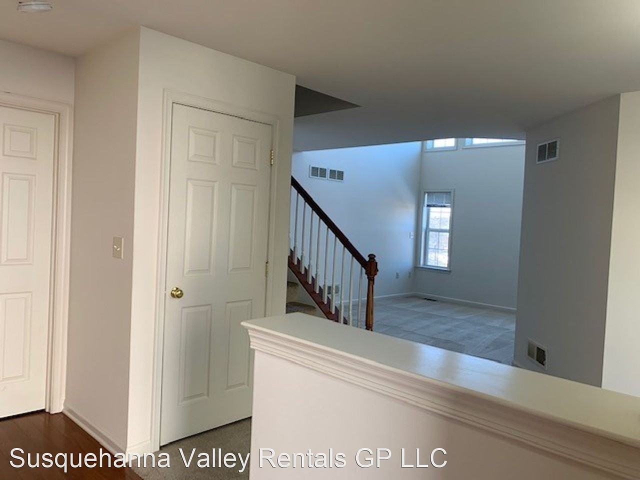 289 Fieldstone Ct - Photo 2 of 17