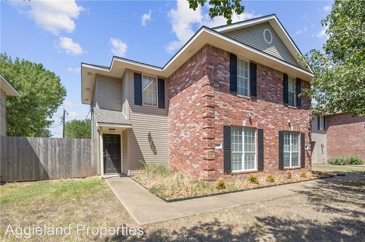 1208 Oney Hervey Dr - Photo 2 of 20