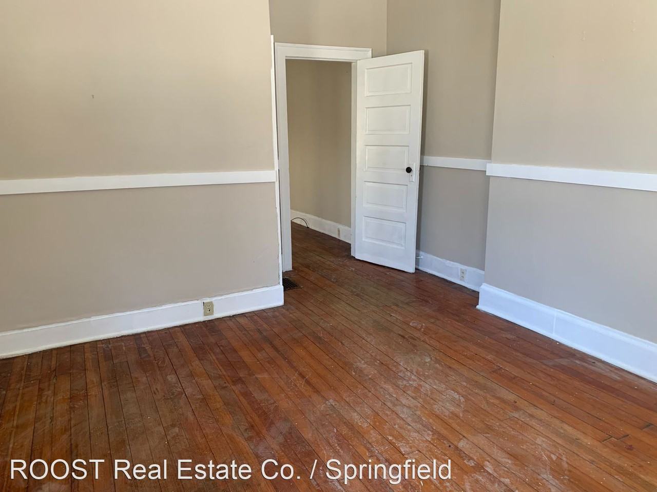 1030-1032 1/2 Garfield Avenue - Photo 2 of 11