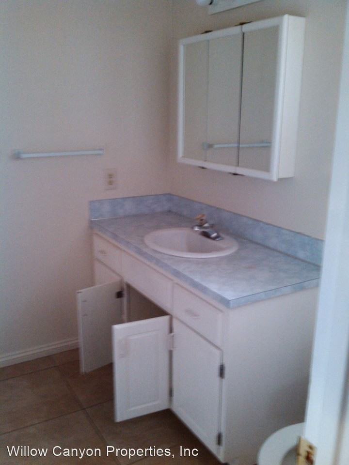 241 SE 8th Street - Photo 2 of 5