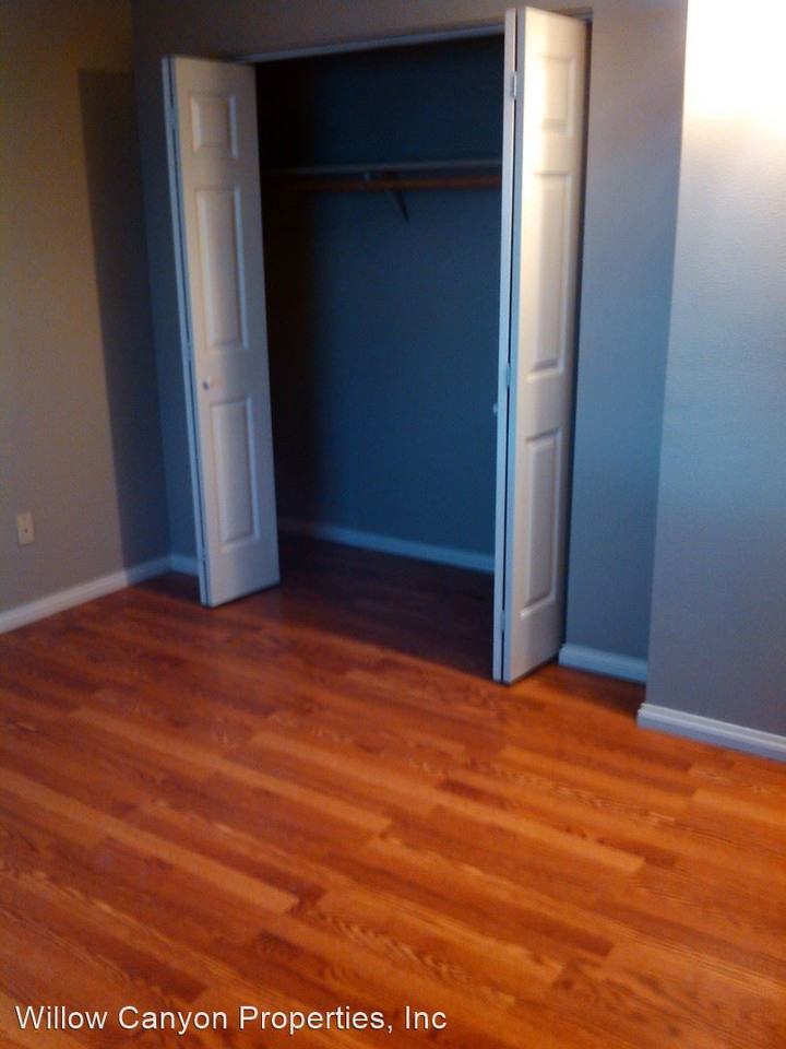 241 SE 8th Street - Photo 3 of 5