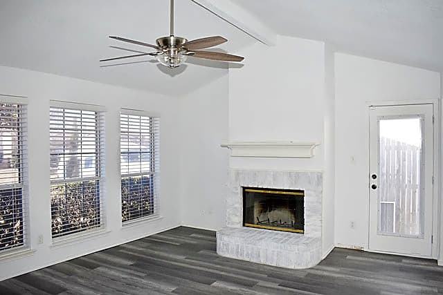 8104 Iris Cir - Photo 2 of 14