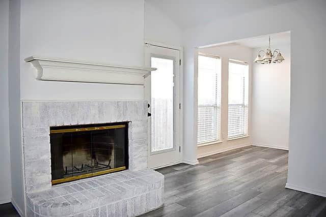 8104 Iris Cir - Photo 3 of 14
