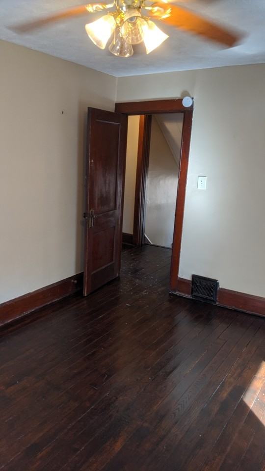 918 Broad Ave Nw - Photo 3 of 10