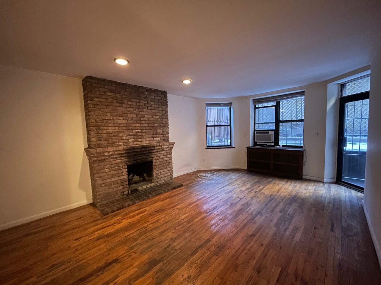 W 74th St & West End Ave #B