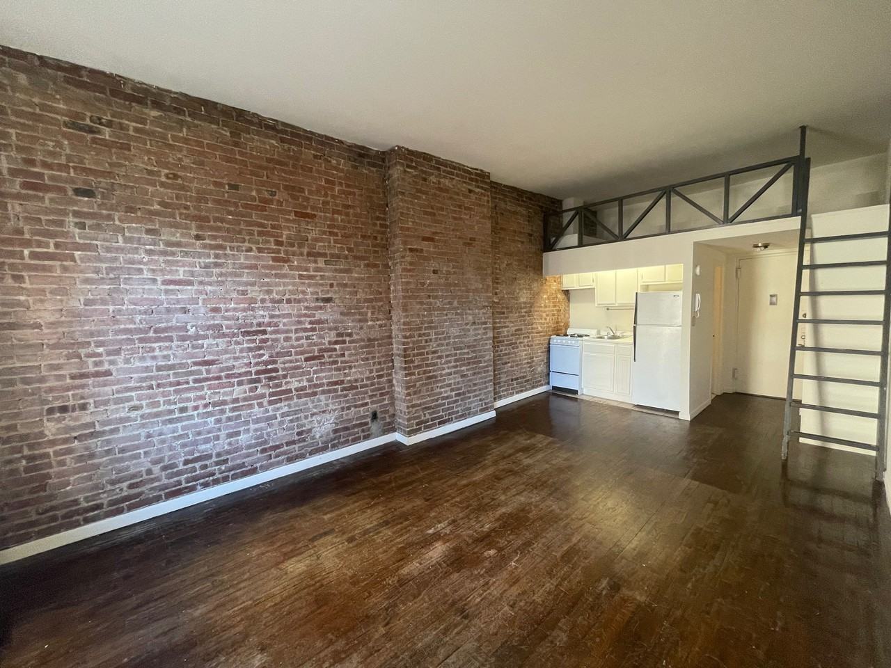 W 74th St & West End Ave #4D