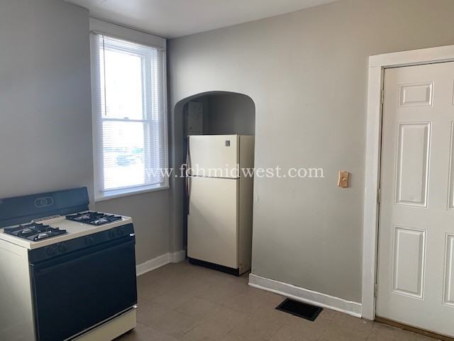 926 Columbia Avenue - 2 #2 - Photo 3 of 10