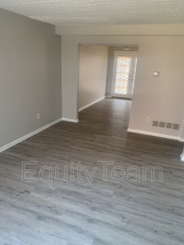 6922 River Rd - Photo 3 of 10