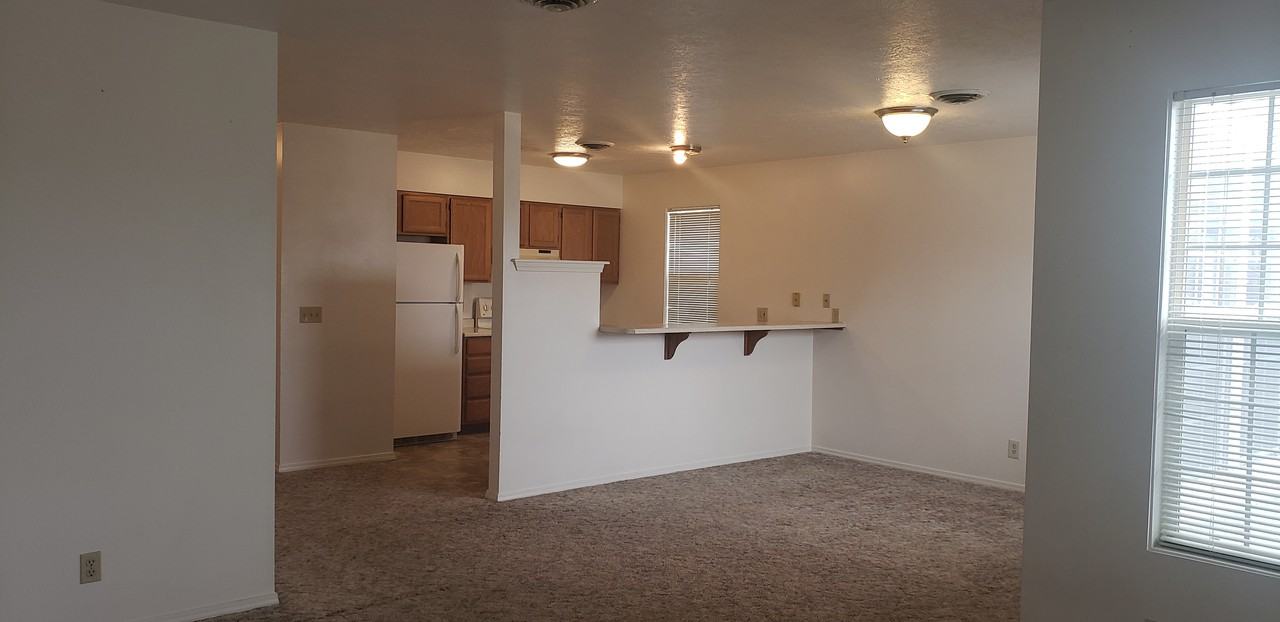 682 Quincy Apt. D - Photo 2 of 16