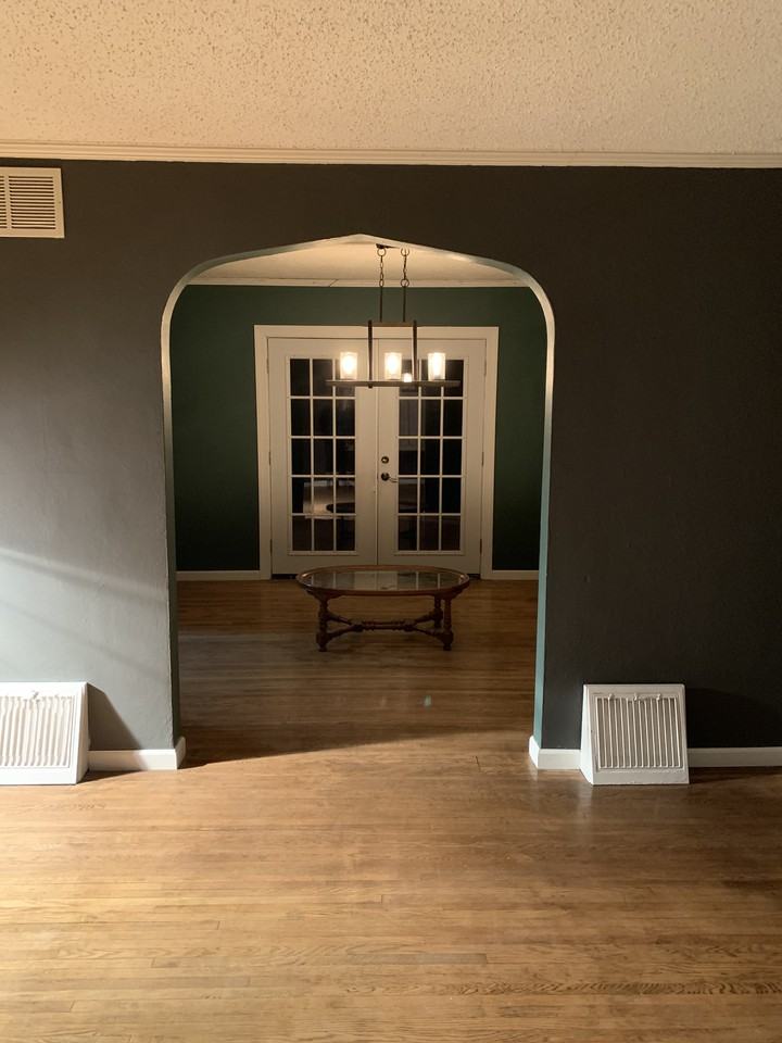 1318 Putnam St - Photo 3 of 10