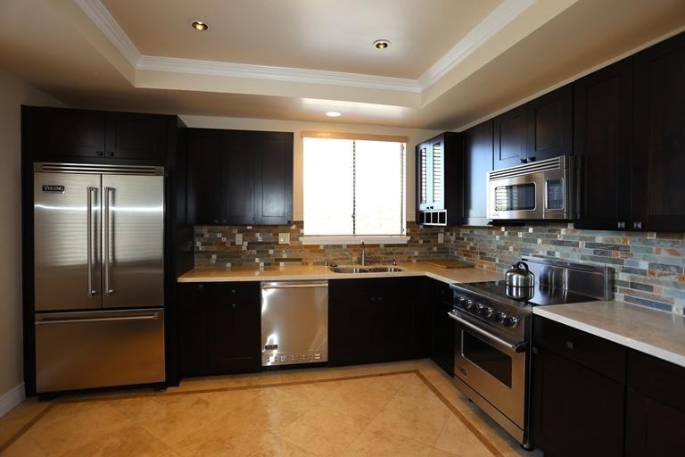 707 Seaview Rd - Photo 3 of 19