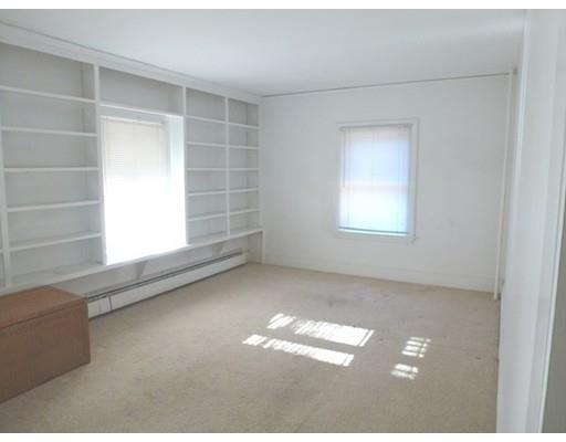 40 Court Ln #40 - Photo 2 of 6