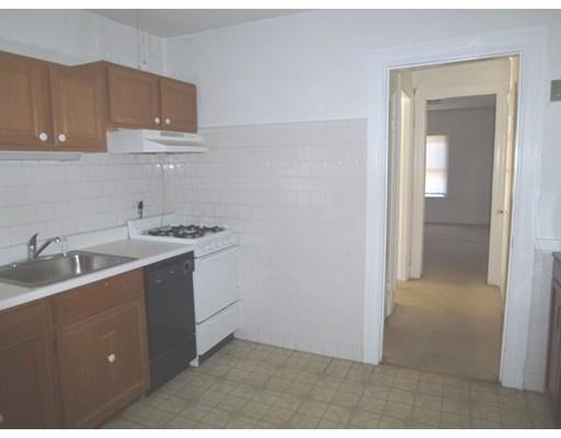 40 Court Ln #40 - Photo 3 of 6