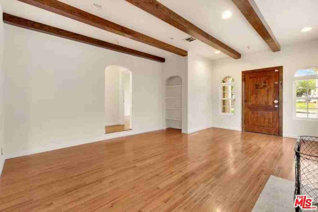 1007 Fiske St - Photo 3 of 28