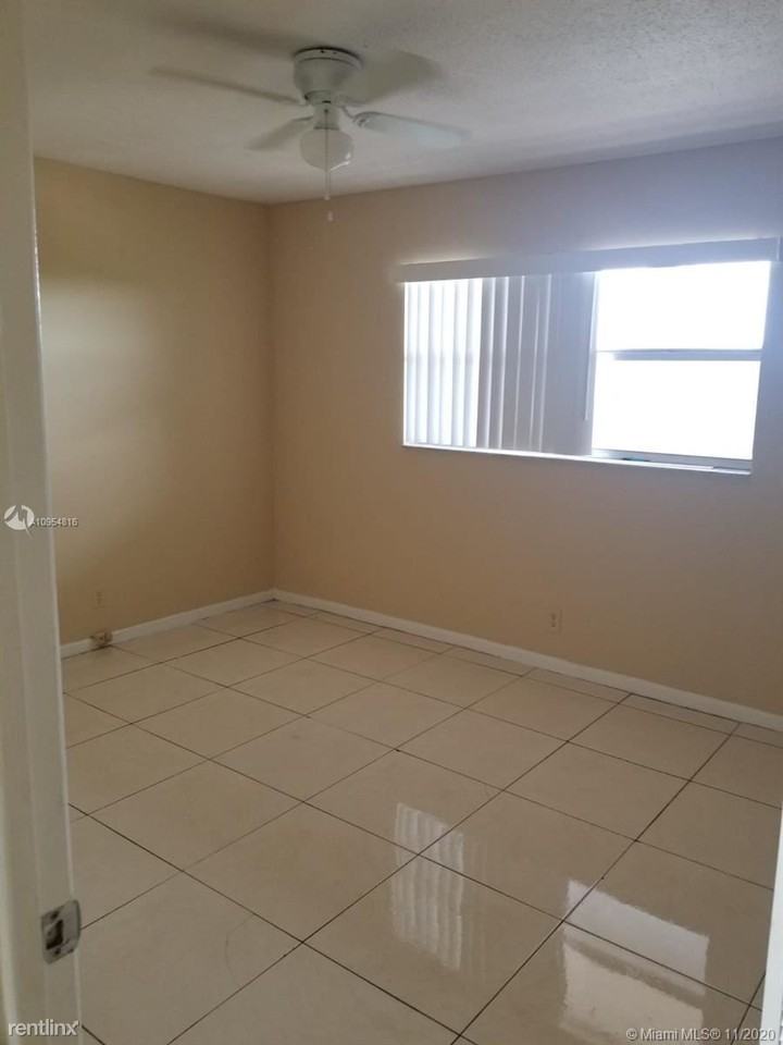 4700 Washington St - Photo 2 of 11