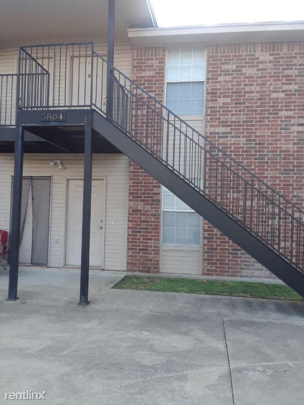 5804 5804 Redstone Dr C - Photo 3 of 21