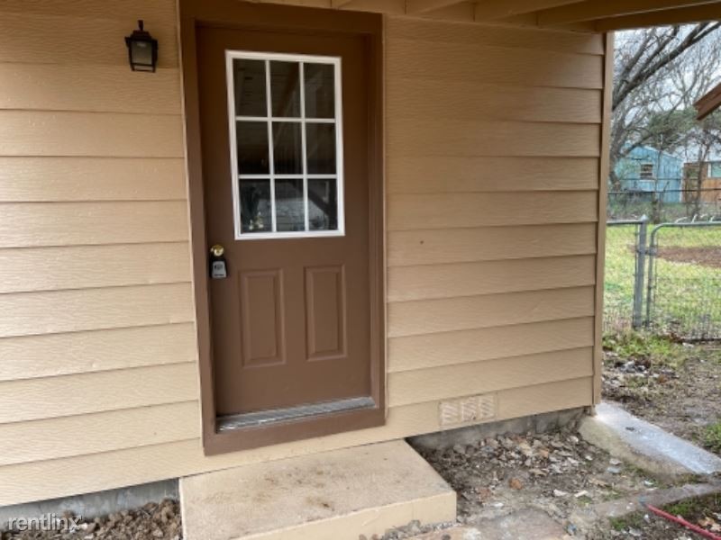 308 Miller St - Photo 2 of 14