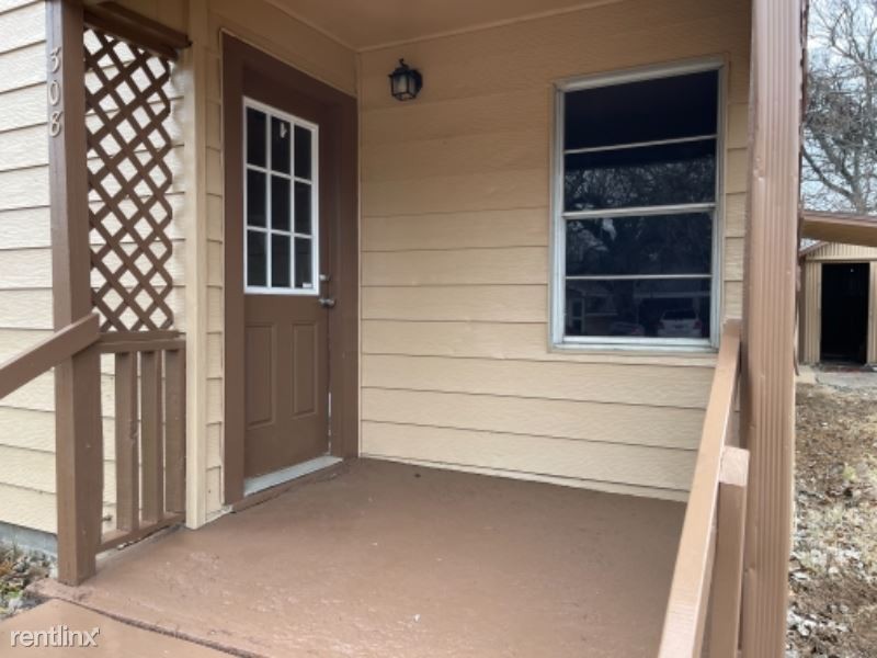 308 Miller St - Photo 3 of 14