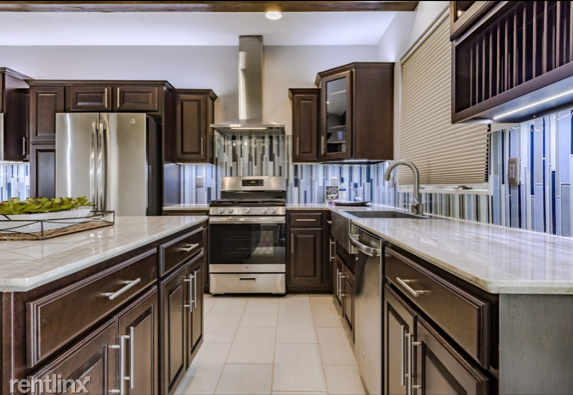 1731 Band Saw Pl Nw - Photo 2 of 10