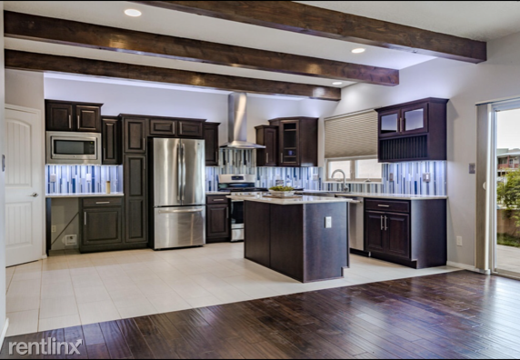 1731 Band Saw Pl Nw - Photo 3 of 10