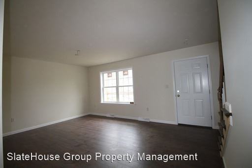 Willow Ridge Manor - Photo 3 of 13