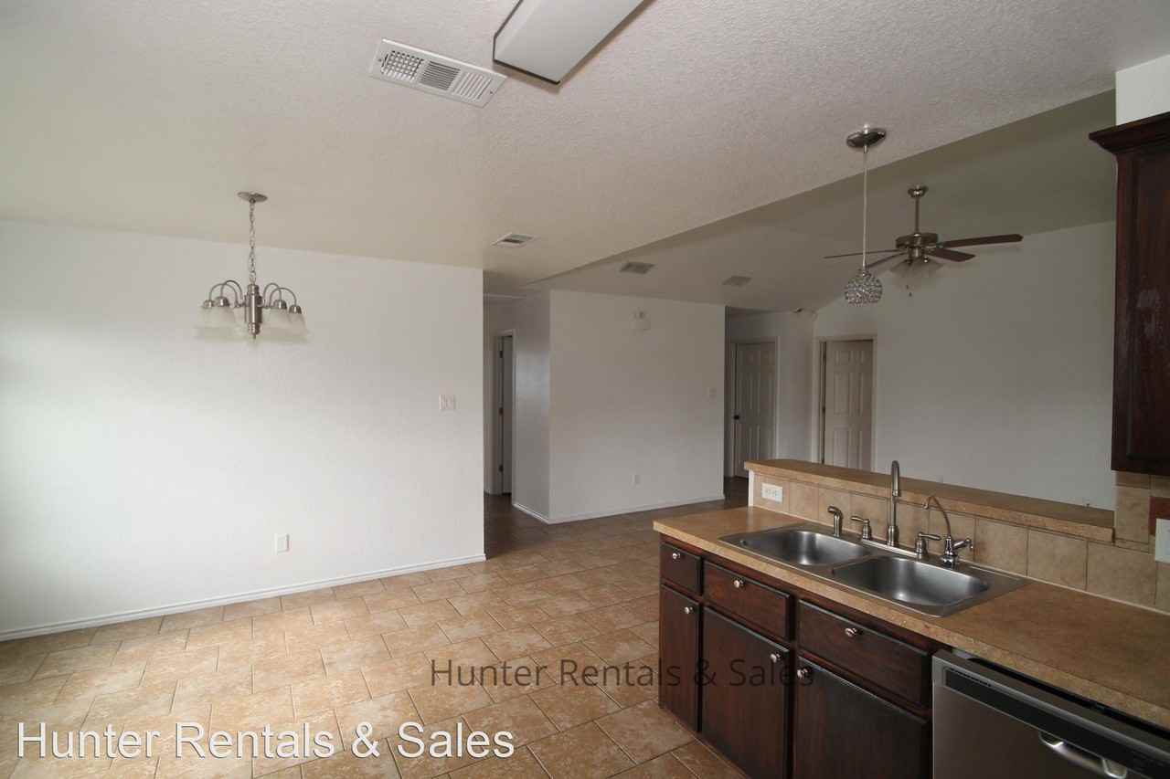 1508 Cline Dr - Photo 3 of 20