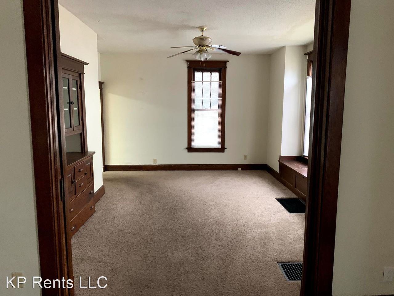 423 S Grand Ave - Photo 2 of 14