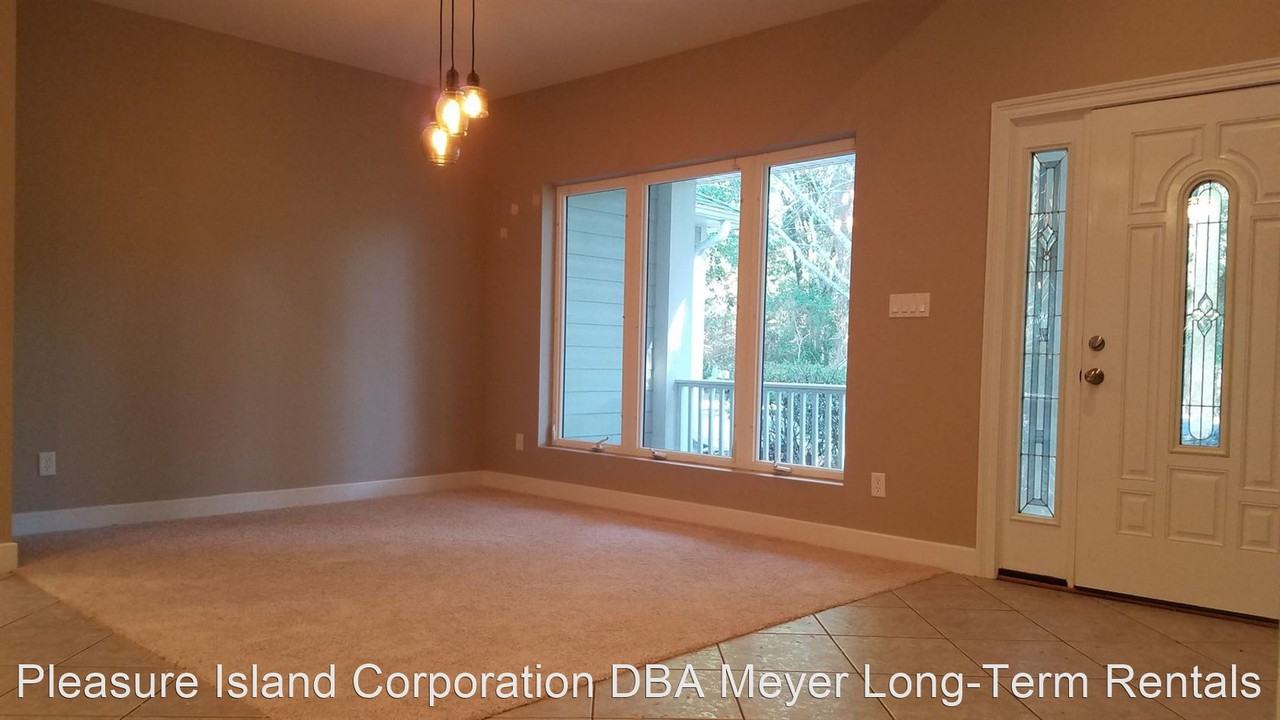 5620 Innerarity Cir - Photo 3 of 28