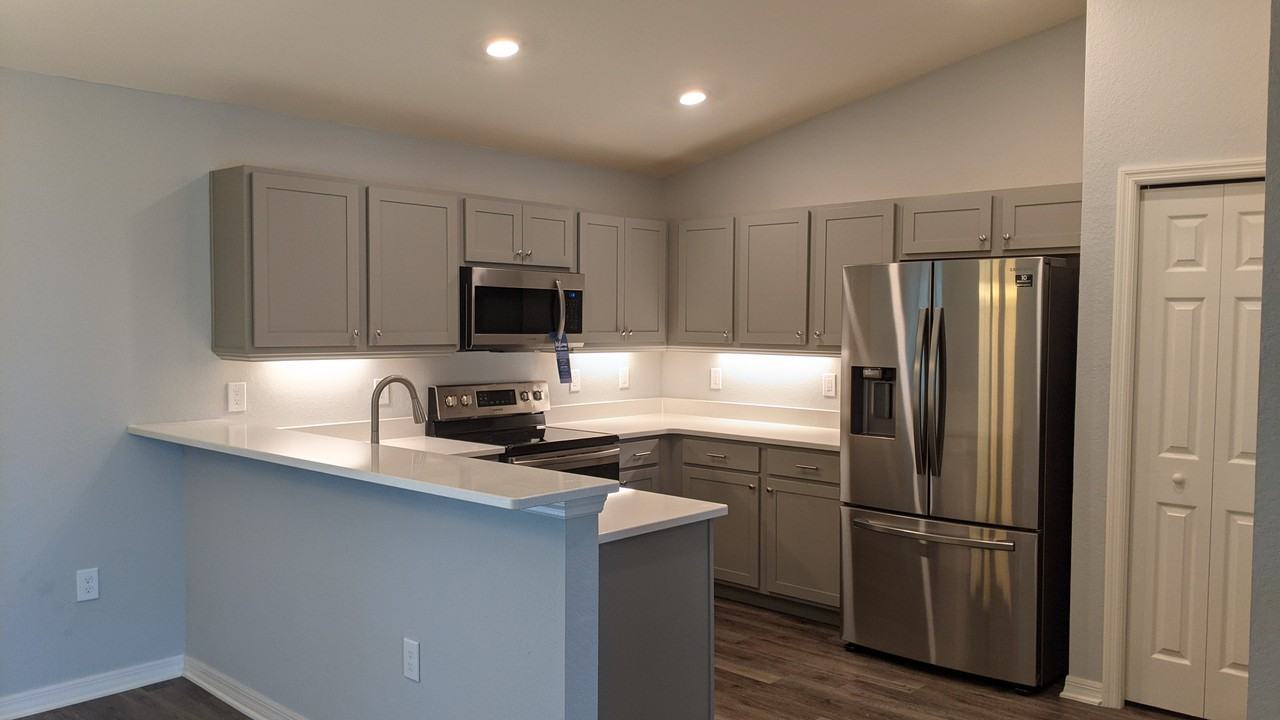 415 Capri Way - Photo 2 of 15