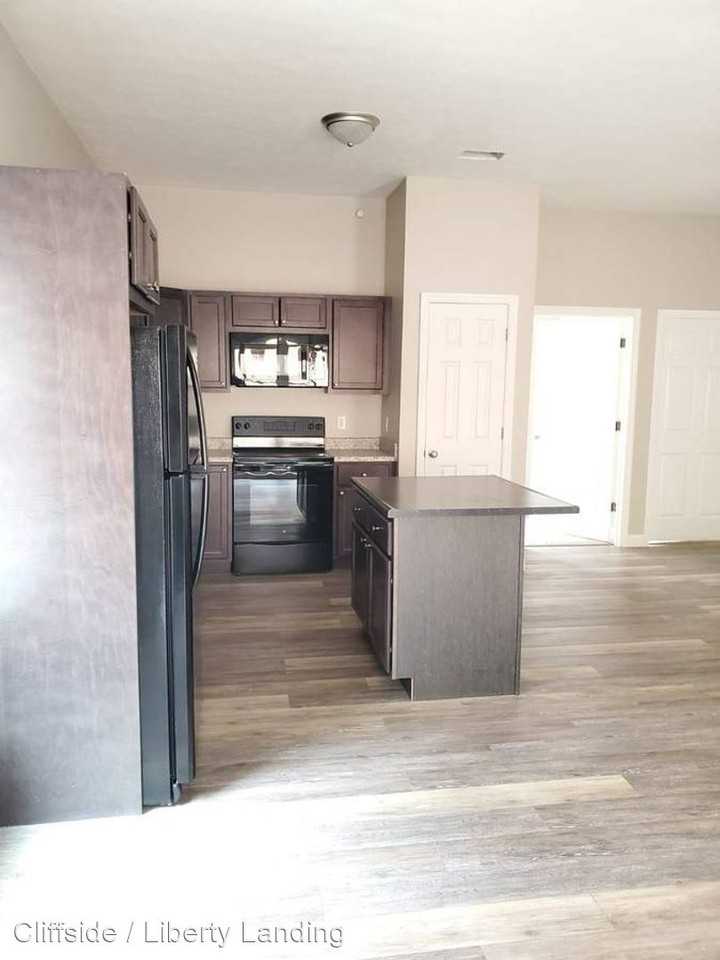 567 DuPont Road - Photo 2 of 28