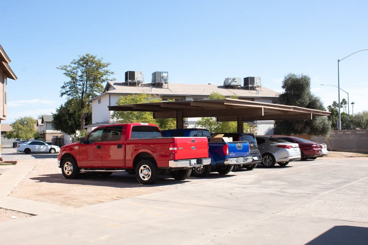 1449 E Knoll Cir - Photo 2 of 9