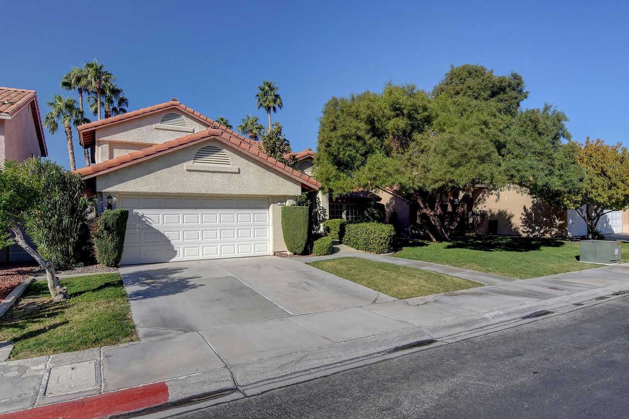 395 Chadwick Cir - Photo 3 of 45